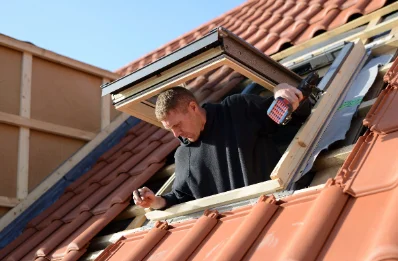 Pose de fenêtres de toit Velux à Cheillé
